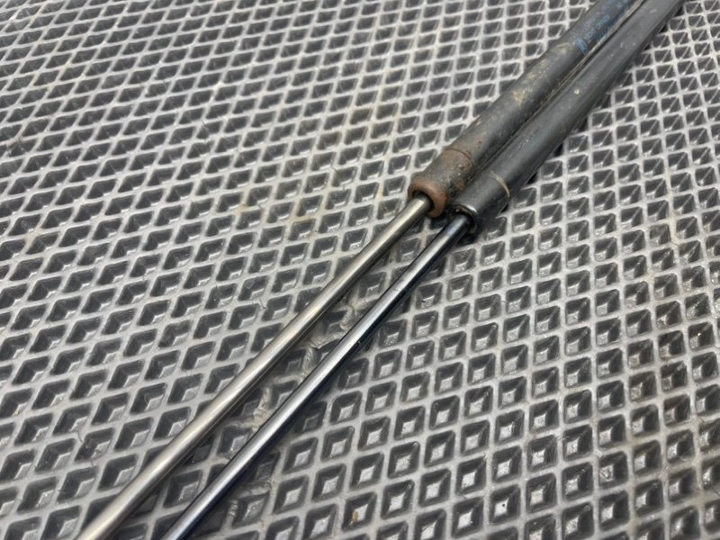 Амортизаторы багажника, 790 рублей, Тверь