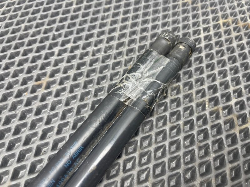 Амортизаторы багажника, 790 рублей, Тверь