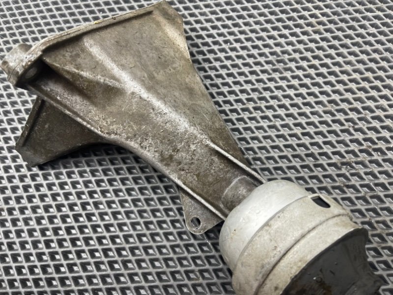 Кронштейн двигателя, 990 рублей, Тверь