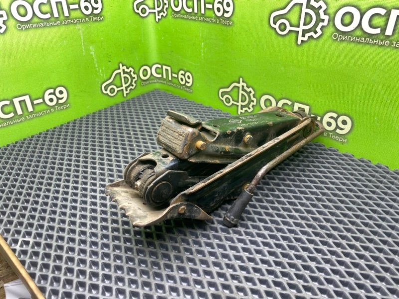 Домкрат, 990 рублей, Тверь