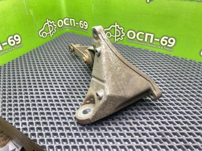 Кронштейн МКПП, 1990 рублей, Тверь