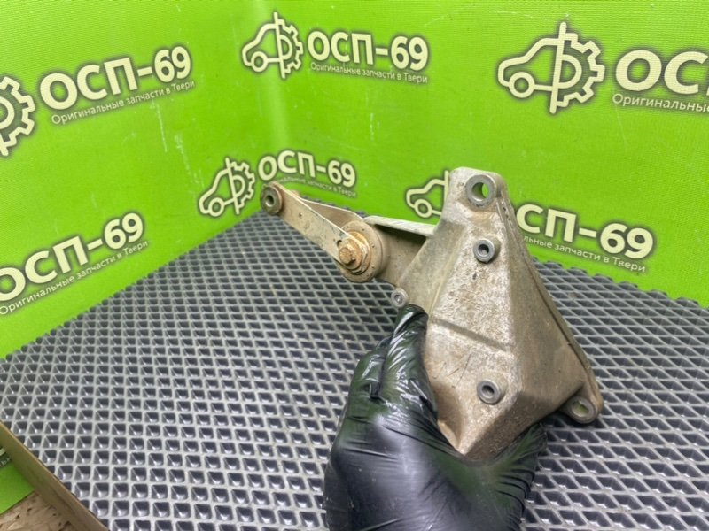 Кронштейн МКПП, 1990 рублей, Тверь