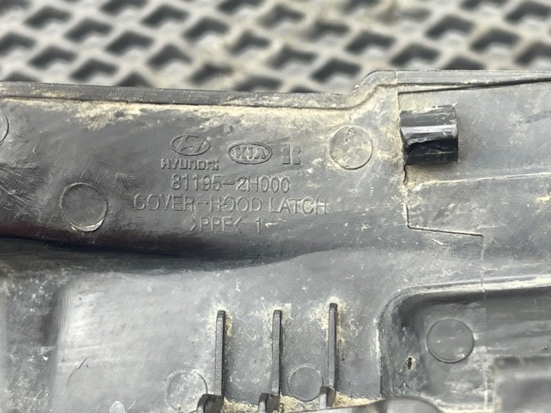 Накладка замка капота, 590 рублей, Тверь