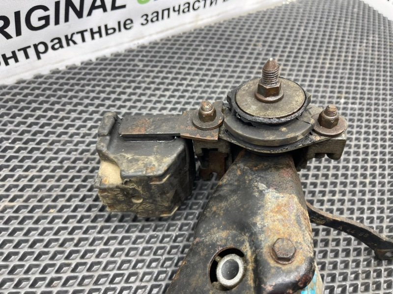 Кронштейн МКПП, 1990 рублей, Тверь