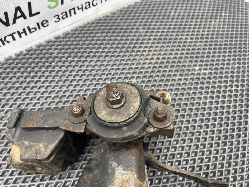 Кронштейн МКПП, 1990 рублей, Тверь