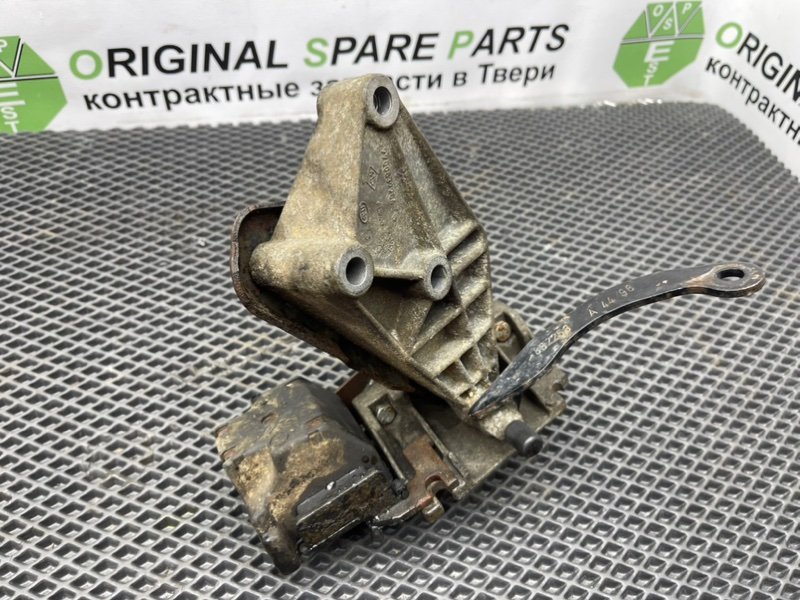 Кронштейн МКПП, 1990 рублей, Тверь