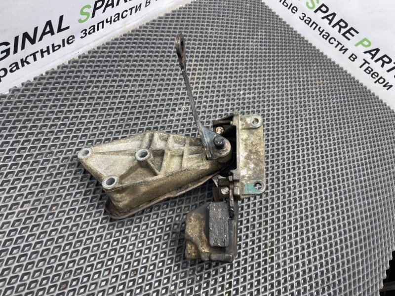 Кронштейн МКПП, 1990 рублей, Тверь