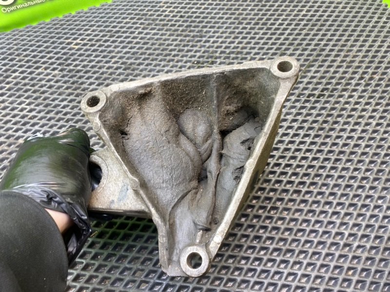 Кронштейн МКПП, 1990 рублей, Тверь