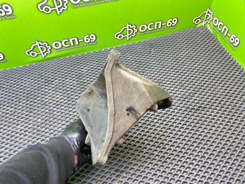 Кронштейн МКПП, 1990 рублей, Тверь