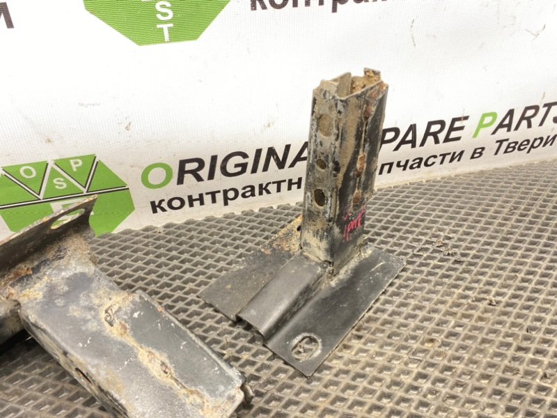 Кронштейн усилителя бампера, 1990 рублей, Тверь