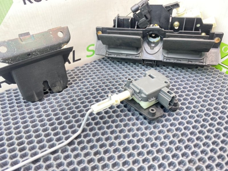 Замок багажника, 1490 рублей, Калининград