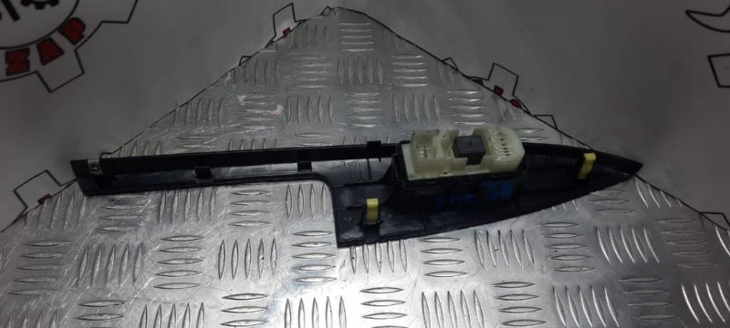 Кнопка стеклоподъемника, 500 рублей, Красноярск