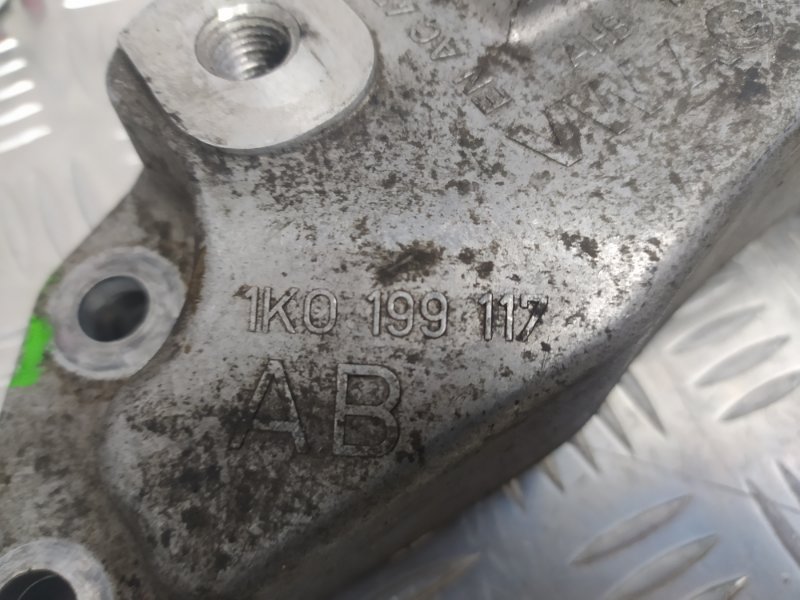 Кронштейн трансмиссии, 1000 рублей, Красноярск