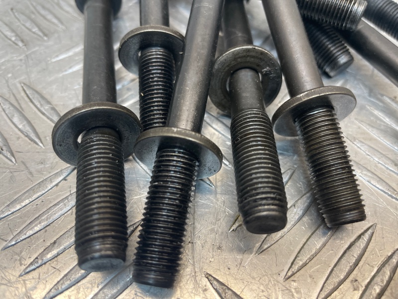 Болт головки блока цилиндров, 100 рублей, Красноярск