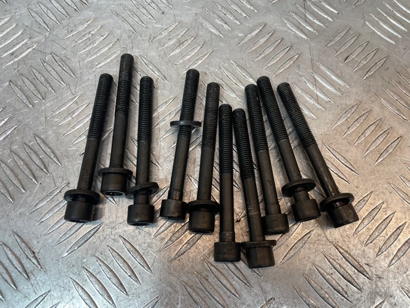 Болт головки блока цилиндров, 100 рублей, Красноярск