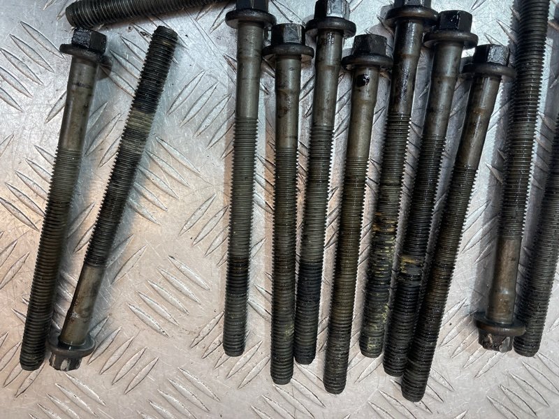 Болт головки блока цилиндров, 100 рублей, Красноярск