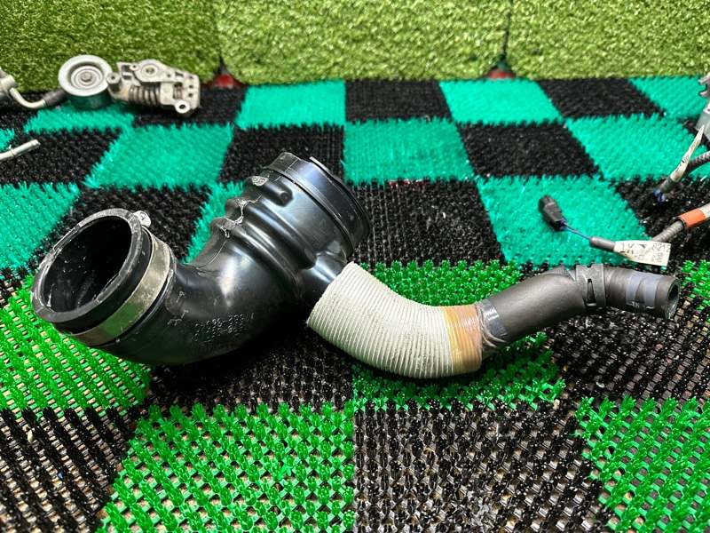 Патрубок впускной системы, 2000 рублей, Москва