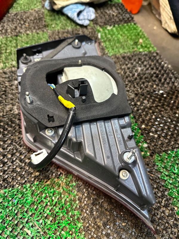 Фонарь в крышку багажника, 10000 рублей, Москва