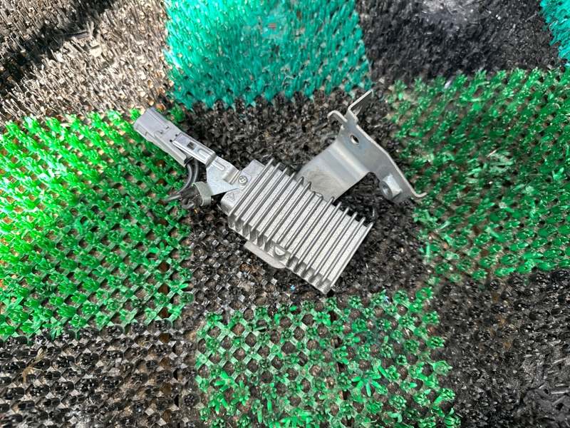 резистор, 2000 рублей, Москва