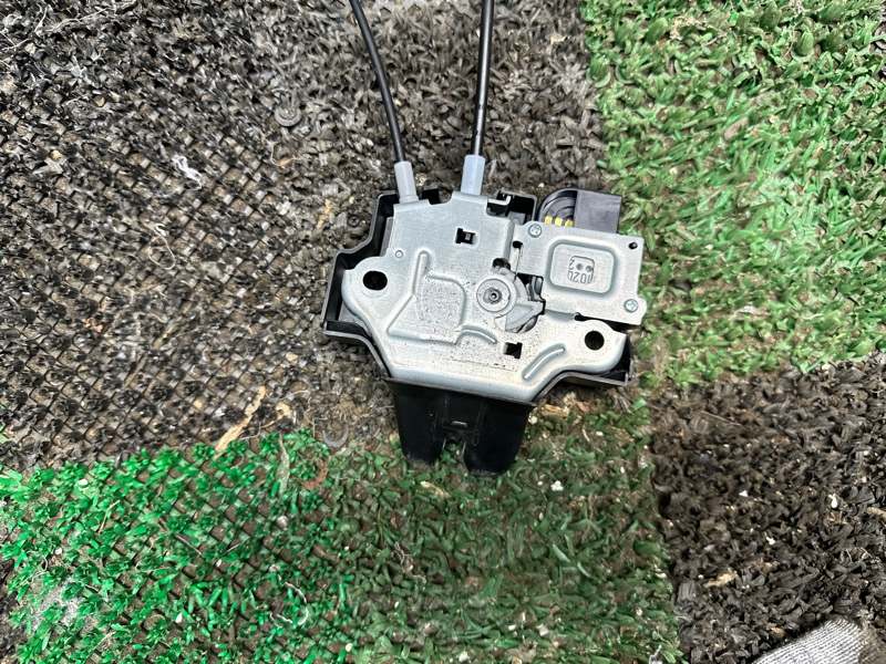 Замок багажника, 6000 рублей, Москва