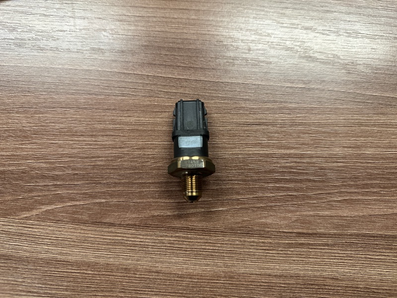 Датчик давления топлива, 2000 рублей, Москва