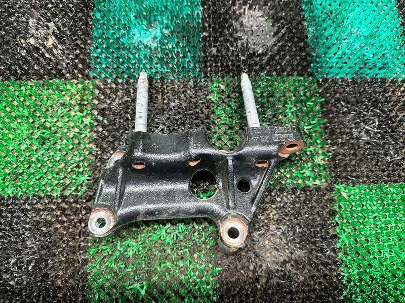 Кронштейн двигателя, 2000 рублей, Москва