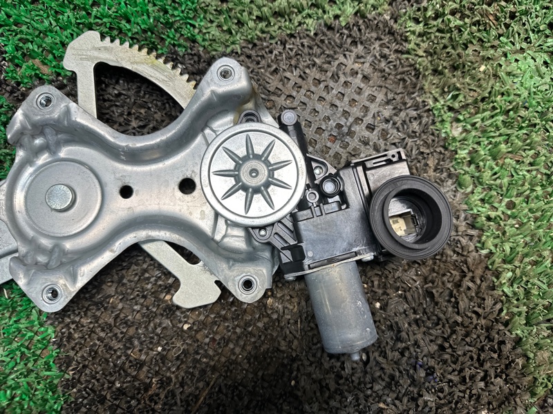 Стеклоподъемник, 10000 рублей, Москва