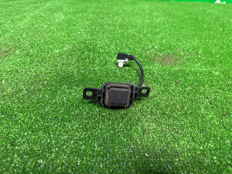 Кнопка открывания багажника, 5000 рублей, Москва