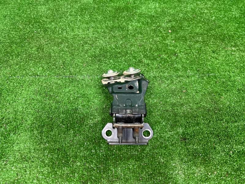 Петля крышки багажника, 2000 рублей, Москва