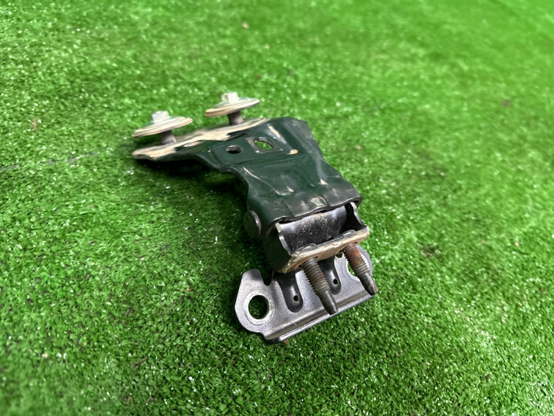 Петля крышки багажника, 2000 рублей, Москва