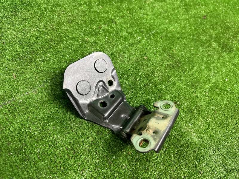 Петля крышки багажника, 2000 рублей, Москва