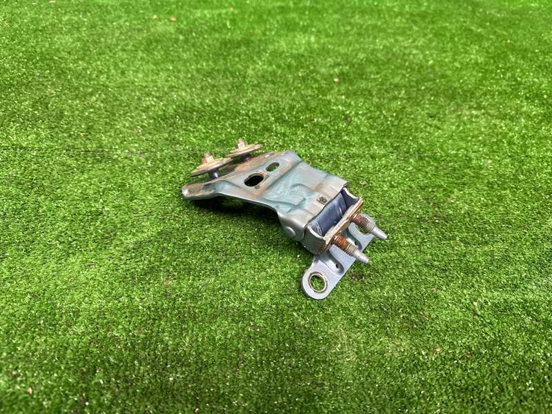 Петля крышки багажника, 2000 рублей, Москва