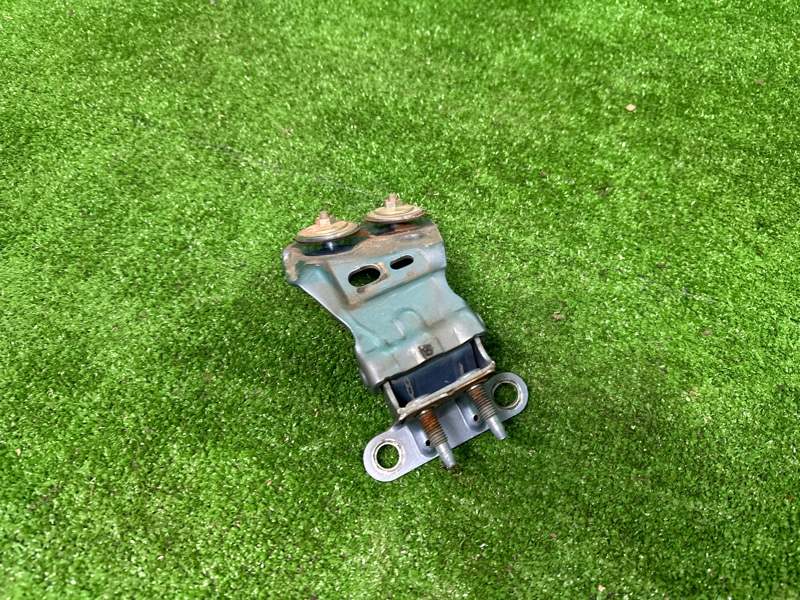 Петля крышки багажника, 2000 рублей, Москва