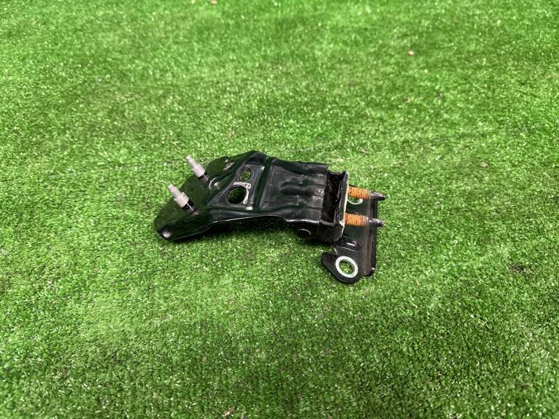 Петля крышки багажника, 2000 рублей, Москва