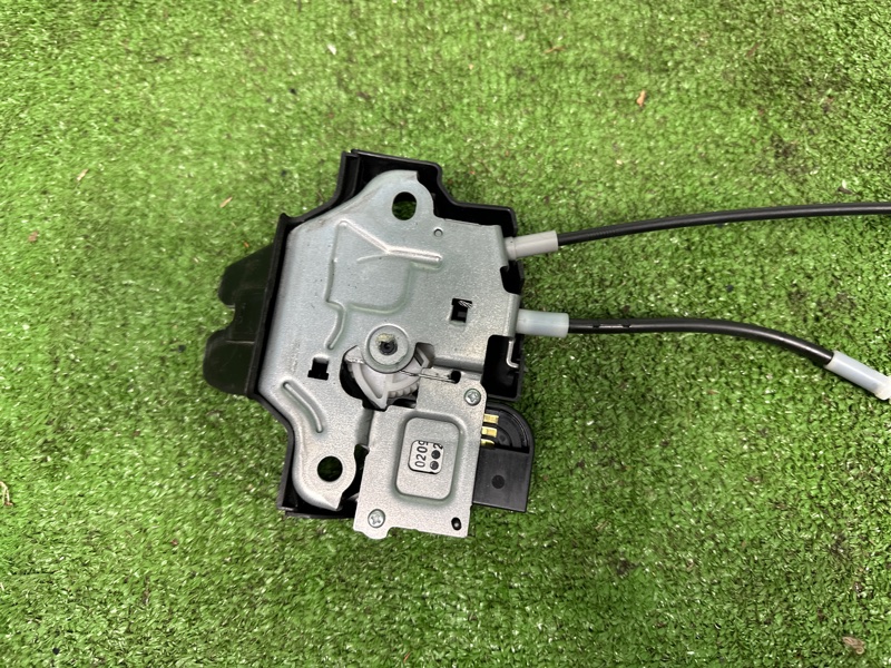 Замок багажника, 6000 рублей, Москва