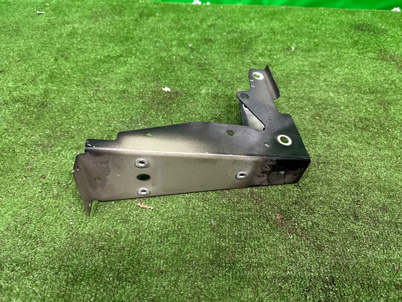 Кронштейн крыла, 5000 рублей, Москва