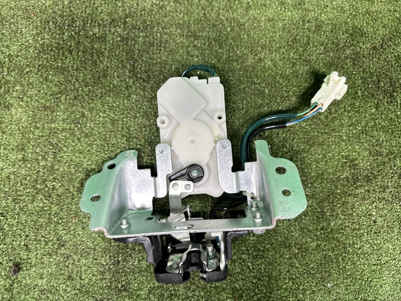 Замок стекла багажника, 2000 рублей, Москва