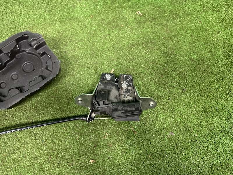 Замок багажника, 8000 рублей, Москва