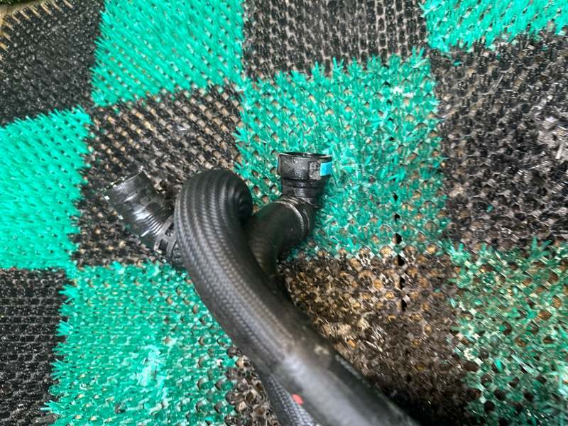 Патрубок системы охлаждения, 3000 рублей, Москва