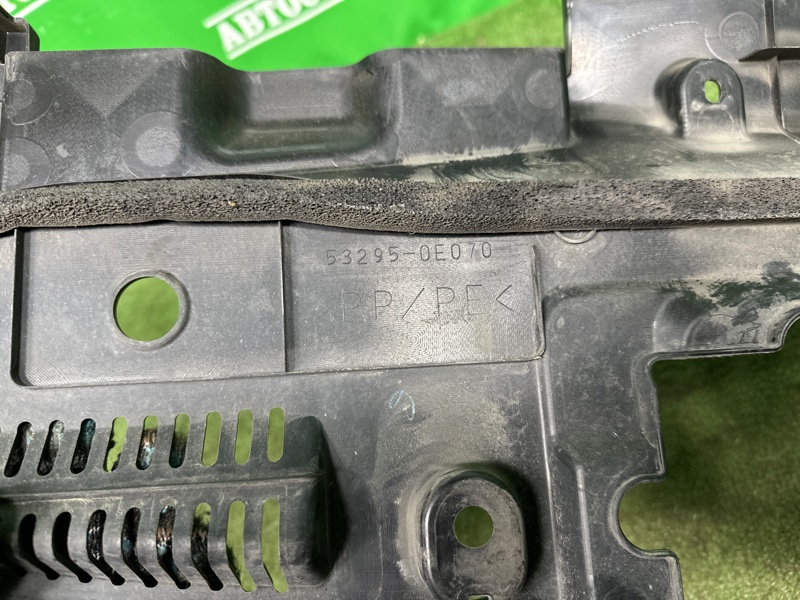 Накладка замка капота, 3000 рублей, Москва