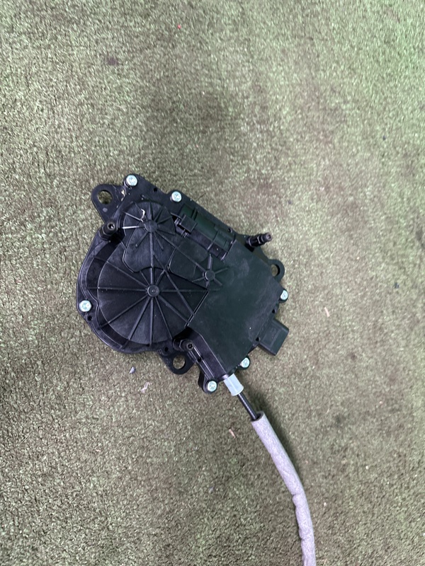 Доводчик двери багажника, 4000 рублей, Москва