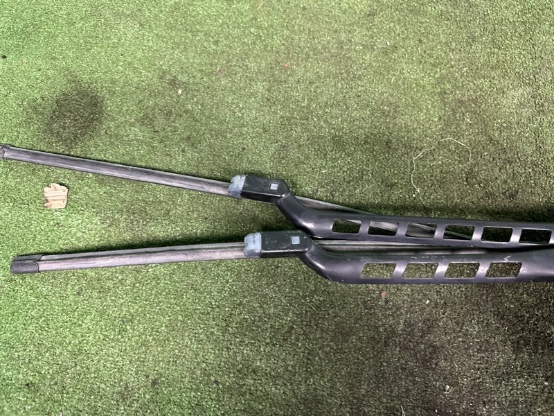 Дворник лобового стекла, 8000 рублей, Москва