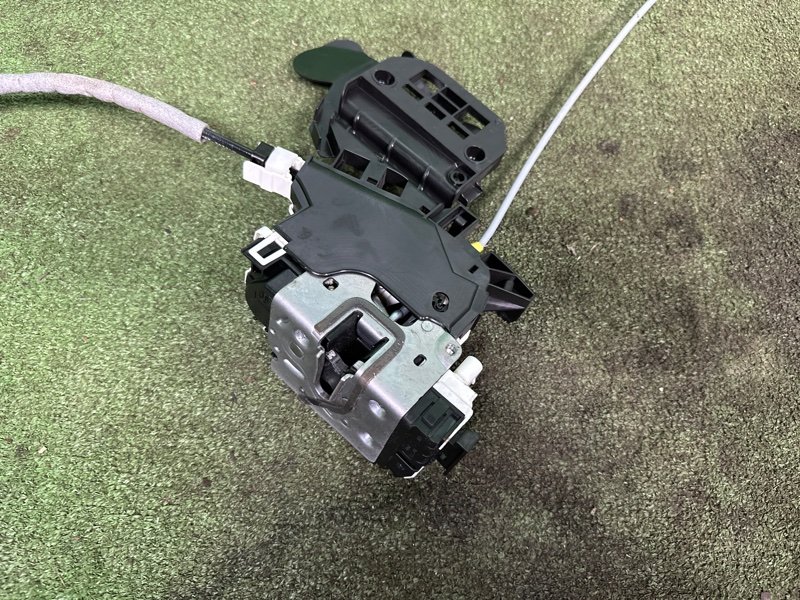 Замок боковой двери, 1000 рублей, Москва