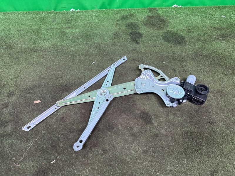 Стеклоподъемник, 1000 рублей, Москва