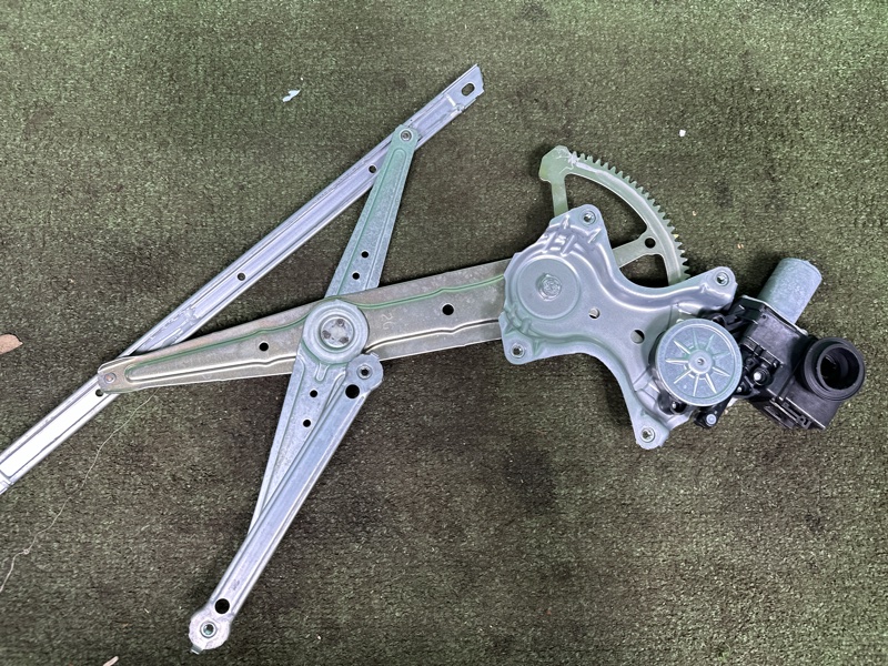 Стеклоподъемник, 1000 рублей, Москва