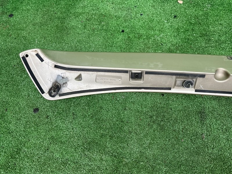 Спойлер, 4000 рублей, Москва