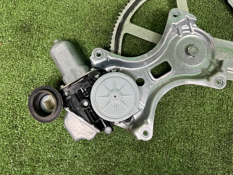 Стеклоподъемник, 10000 рублей, Москва