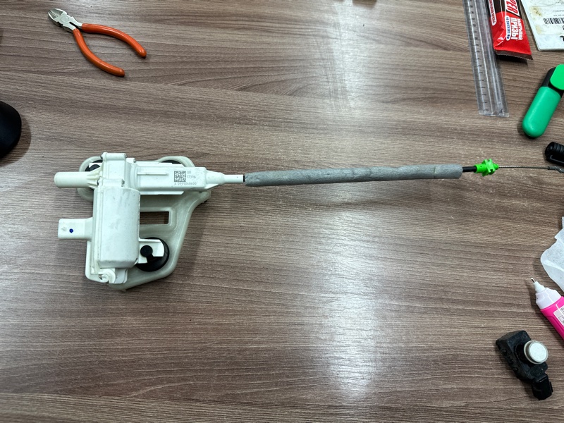 Доводчик двери багажника, 1500 рублей, Москва