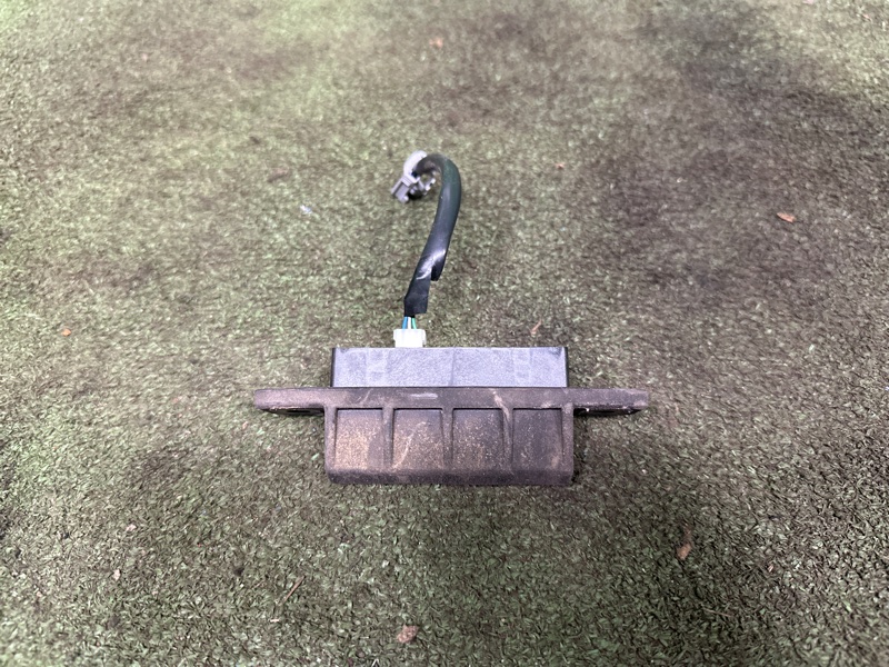 Кнопка открывания багажника, 2000 рублей, Москва