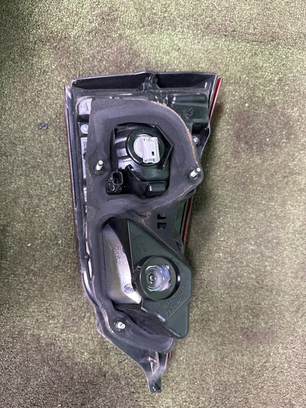 Фонарь в крышку багажника, 4000 рублей, Москва